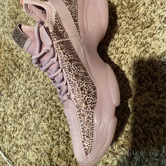 Gorgeous Steve Madden - Picture 4 of 5